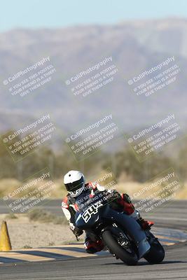 media/Dec-04-2025-Racers Edge (Thu) [[5ebc9f124d]]/3-B Group/1-Session 1 (Turn 7)/